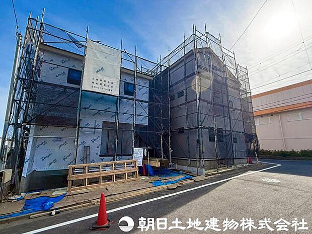 周辺は住宅地となっており子育て家族にも合う。毎日のお買い物も便利なエリアで暮らしやすさを実現するための住環境が整っています。