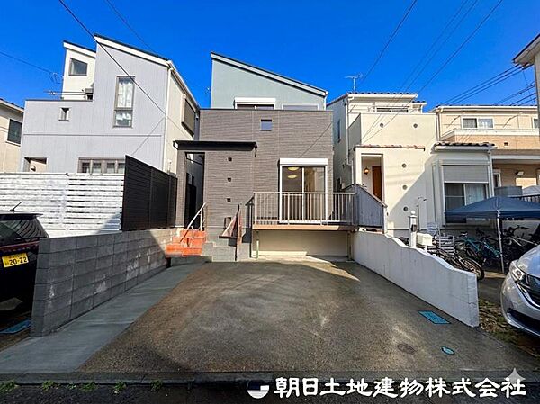 【外観】見るたびに心躍るデザインが魅せる住まいにわくわくします