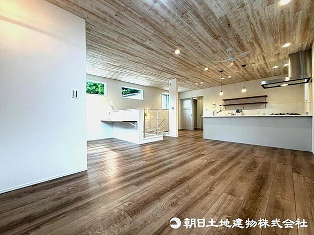【リビング】一日の中で長く過ごすリビングは多機能空間として様々な過ごし方ができます 