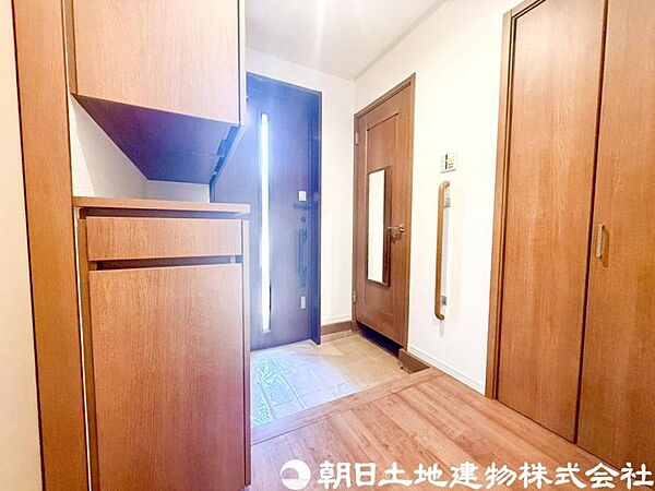【玄関】玄関に必要なものは最小限に！乱雑にしない工夫でいつも片付いた気持ちの良い空間になります