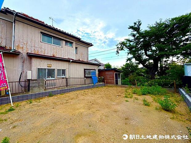 深く豊かな緑と爽快な空を感じるまさに湘南に暮らす心地よさを存分に堪能いただける邸宅です。