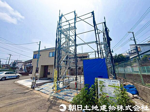 四季の移り変わりを感じられる環境。毎日のお散歩も気持ちよさそうです。自然に包まれた穏やかな暮らしができる住環境が整っています。