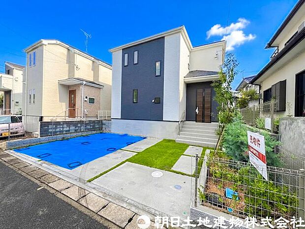 【外観】見るたびに心躍るデザインが魅せる住まいにわくわくします