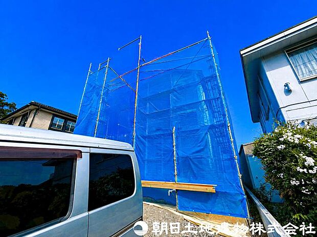 周辺は住宅地となっており子育て家族にも合う。毎日のお買い物も便利なエリアで暮らしやすさを実現するための住環境が整っています。