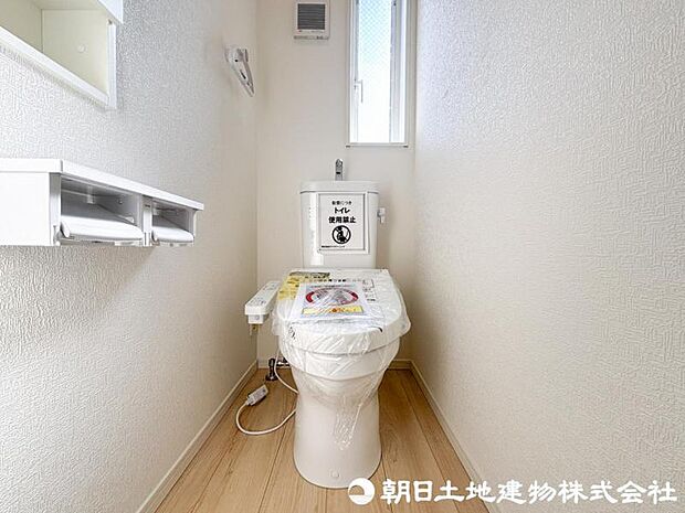 【トイレ】小さな空間だからこそ機能性のある快適なトイレは、清潔感をキープしお手入れしやすいよう作られています