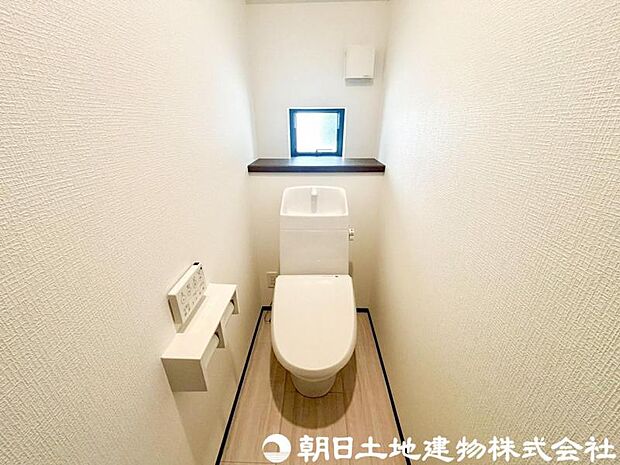 【トイレ】小さな空間だからこそ機能性のある快適なトイレは、清潔感をキープしお手入れしやすいよう作られています