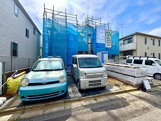 毎日のお散歩も快適な緑に恵まれたエリアは伸び伸びスローライフを叶えてくれます。自然豊富な季節の移ろいを身近に感じられる環境でストレスフリーな生活をお送りください。