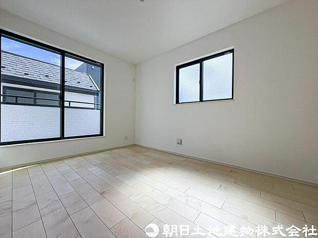 【洋室】シンプルで使いやすい洋室は、主寝室や子ども部屋、書斎などライフスタイルに合わせて多彩に活用いただけます。