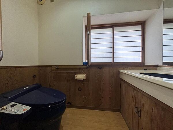 小さな空間だからこそ機能性のある快適なトイレは、清潔感をキープしお手入れしやすいよう作られています
