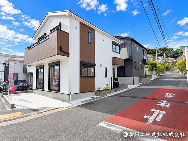 【外観】見るたびに心躍るデザインが魅せる住まいにわくわくします