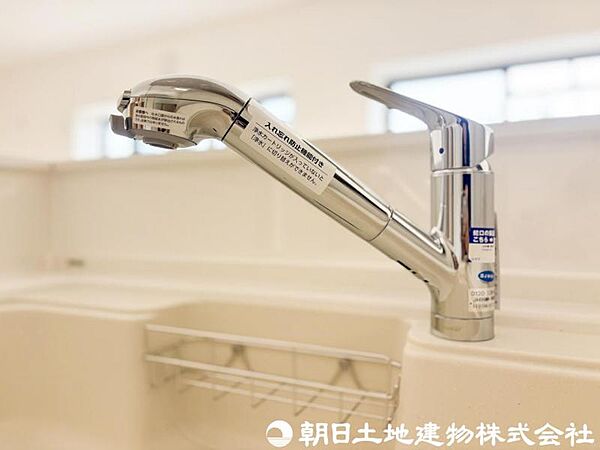 【浄水器一体型水栓】手軽に浄水を利用できる便利な設備。飲み水やお料理など、さまざまなシーンで活躍します。