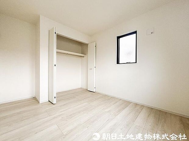 【洋室】シンプルで使いやすい洋室は、主寝室や子ども部屋、書斎などライフスタイルに合わせて多彩に活用いただけます。