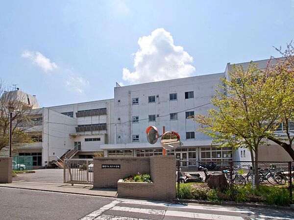 深沢中学校：920ｍ
