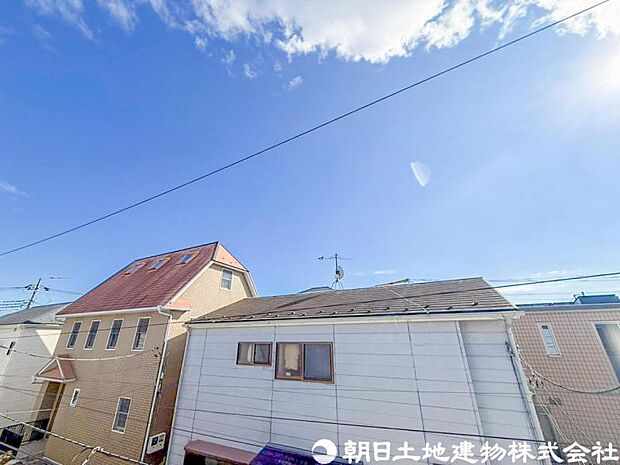 【眺望】眺望バルコニーへ一歩外にでると伸び伸びとした雰囲気と空気を感じられそうなロケーションは嬉しい