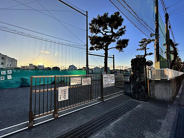 西浜小学校まで約455ｍ