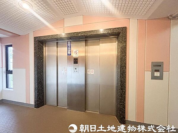 【エレベーター】重い荷物を持った日やベビーカーをご利用の際にも移動しやすく、日々の暮らしを快適に支えます。