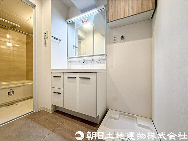 【洗面・脱衣所】タオルやパジャマの収納、洗濯物など家族分をまとめる大事な機能の脱衣所。全てがぎゅっと詰まった機能的なエリアです