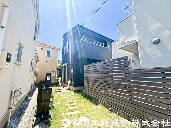 【外観】見るたびに心躍るデザインが魅せる住まいにわくわくします