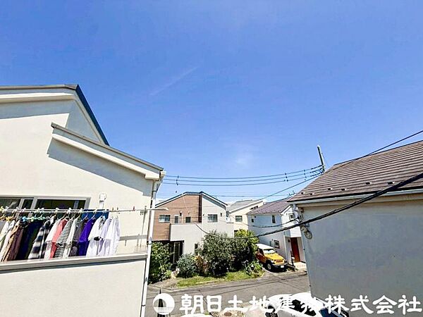 【眺望】眺望バルコニーへ一歩外にでると伸び伸びとした雰囲気と空気を感じられそうなロケーションは嬉しい