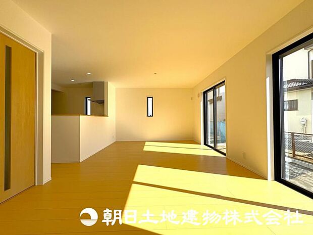 【リビング】ここに住むからこそ意味がある。そんな特別感に浸りながら、毎日を愉しんでいただきたいです。