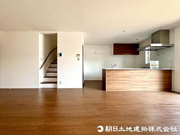 上質な時間を育む暮らしのメインステージ。寛ぎとコミュニケーションを育む居心地のよい場所。