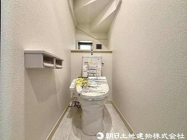 【トイレ】小さな空間だからこそ機能性のある快適なトイレは、清潔感をキープしお手入れしやすいよう作られています
