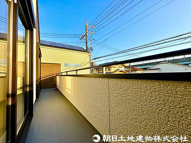 【バルコニー】外干しは天然の乾燥機！電気代もかかりません！