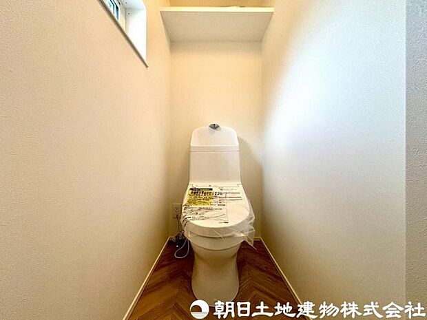 【トイレ】小さな空間だからこそ機能性のある快適なトイレは、清潔感をキープしお手入れしやすいよう作られています