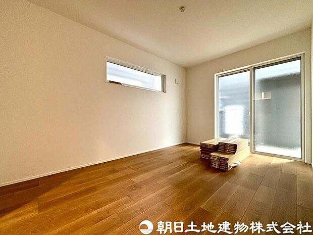 【洋室】お気に入りの家具や小物に囲まれたお部屋はとても居心地の良い空間になりますね