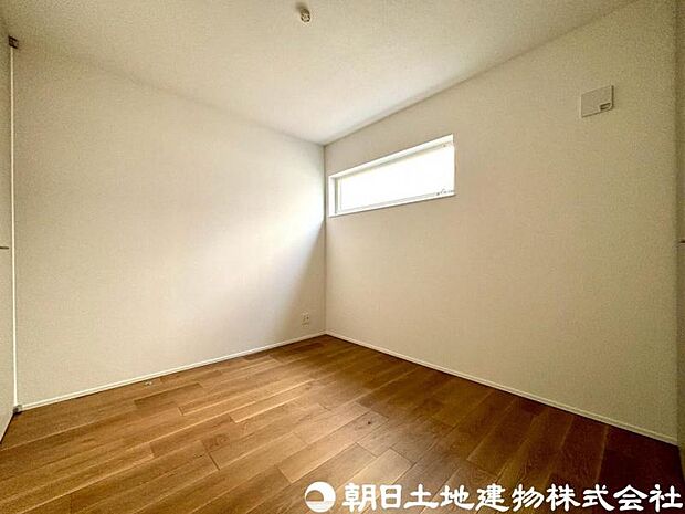 【洋室】間接照明などでお部屋をドレスアップしてみると昼と夜の過ごし方がガラッと変化しますね