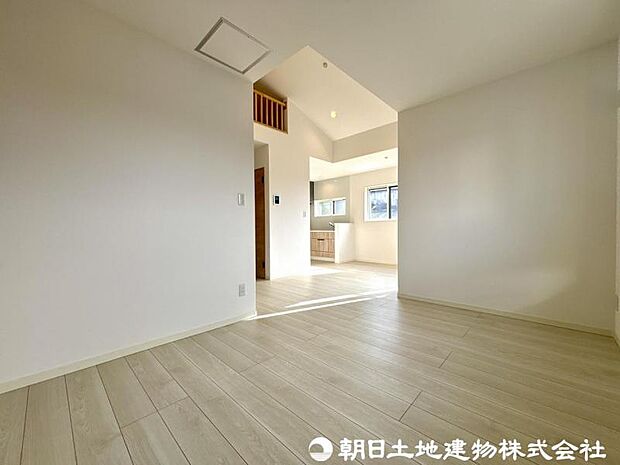 【リビング】家事動線を優先にゾーニングしてみるとくつろぎのスペースが広く取れそうですね