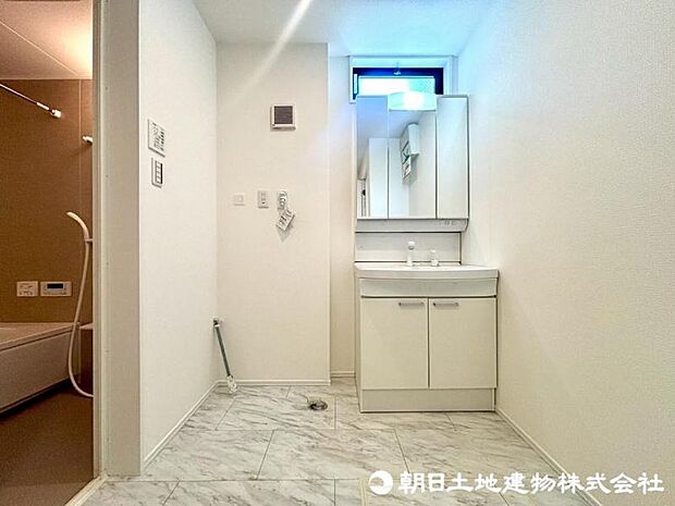 【洗面・脱衣所】タオルやパジャマの収納、洗濯物など家族分をまとめる大事な機能の脱衣所。全てがぎゅっと詰まった機能的なエリアです