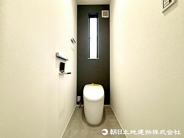 洗浄機能付き便座を標準装備。冬の寒い時期には暖房機能も活躍。快適にご利用いただけます。