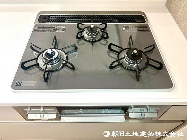 ご家族みんなが笑顔になれるお料理の作業効率が上がる3口コンロ。