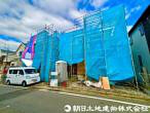 周辺は住宅地となっており子育て家族にも合う。毎日のお買い物も便利なエリアで暮らしやすさを実現するための住環境が整っています。