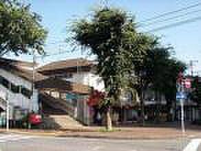 善行駅約1000ｍ：日々の暮らしにゆとりをもたらしそうな駅と利便性に加え、豊かな自然を身近に感じられる住環境で便利そう