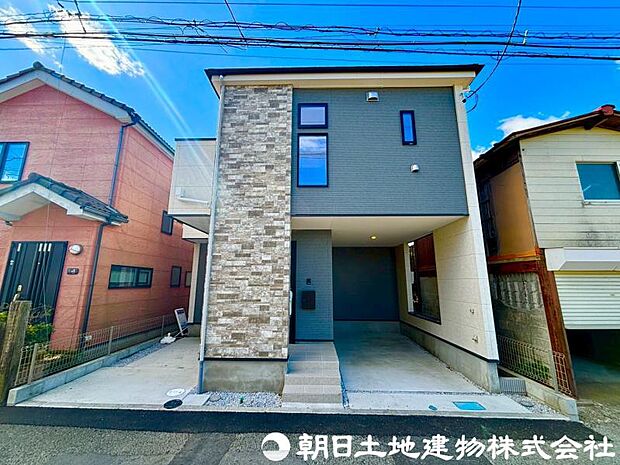 【外観】見るたびに心躍るデザインが魅せる住まいにわくわくします