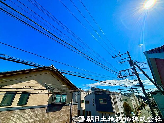 【眺望】眺望バルコニーへ一歩外にでると伸び伸びとした雰囲気と空気を感じられそうなロケーションは嬉しい