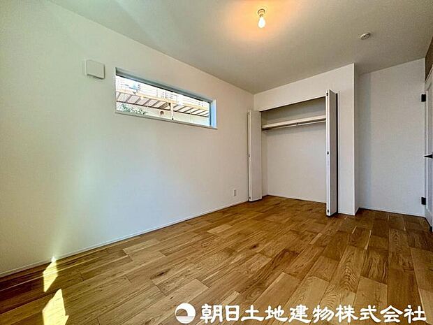 【洋室】お気に入りの家具や小物に囲まれたお部屋はとても居心地の良い空間になりますね