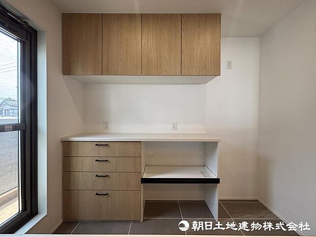 キッチンにはカップボードを標準装備!