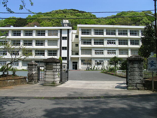 逗子中学校約1120m