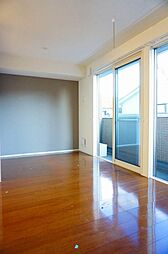 シャンドーレ西高島平 202 2階1LDKのリビング/ダイニング