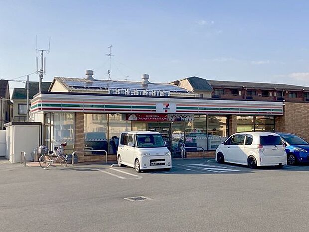 セブン-イレブン 茨木新和町店 690m