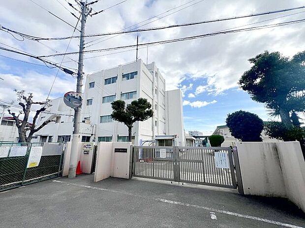 摂津市立味舌小学校 980m