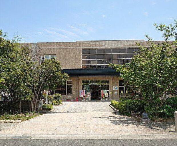 高槻市立阿武山図書館・阿武山公民館 1080m