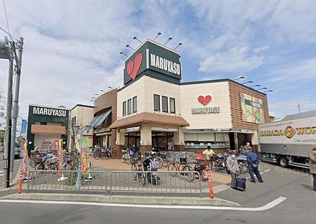 マルヤス 登美の里店 260m