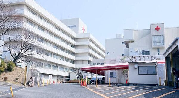 高槻赤十字病院 820m