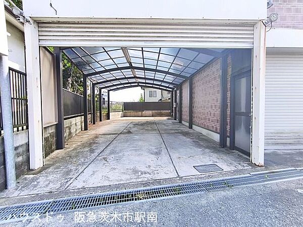 電動シャッター付、カーポート付