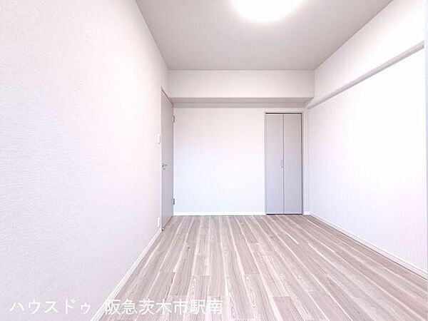 西側　5.8帖のお部屋