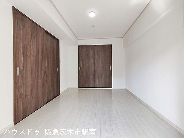 洋室6帖（バルコニー側）